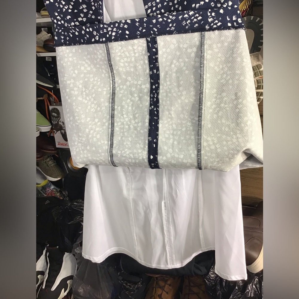 Beautiful PESERICO DRESSES - Picture 15 of 16